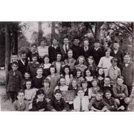 Mona Vale Public School classes 4, 5 and 6, 1924