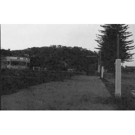 'Sunshines' takeaway cafe at Palm Beach, 1975