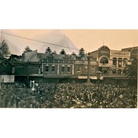 The Corso on "Victory-Pacific" Day