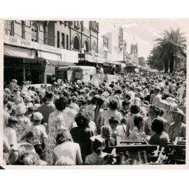Christmas Eve Festival, The Corso, Manly