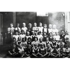 Manly Public School pupils. Class 1A, 1951