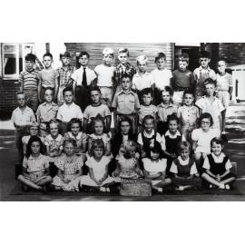 Manly Public School pupils. Class 2B, 1952