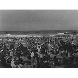 People on Southern end of Manly Beach, easterly view