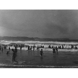 Bathers at Manly Beach, northerly view