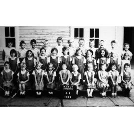 Manly Infants School pupils, Class 2B, 1968