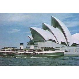 Ferry "South Steyne" near the Opera House