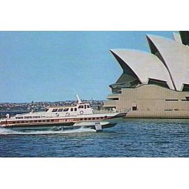 Hydrofoil "Dee Why" near the Opera House