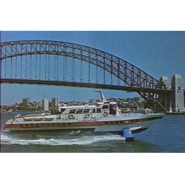 Hydrofoil "Curl Curl" in front of Harbour Bridge