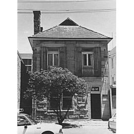 Building at number 15-17 Pittwater Road, Manly