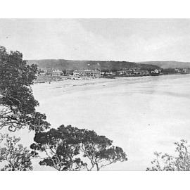 View north along Manly Beach from Marine Parade
