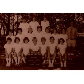 Seaforth Public School pupils, Cricket Team, 1977