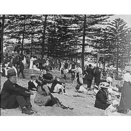 Crowd watching Manly Regatta, 1912