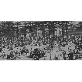 Crowd on Manly Beach