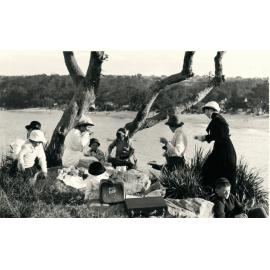 Picnickers at Clontarf c 1913