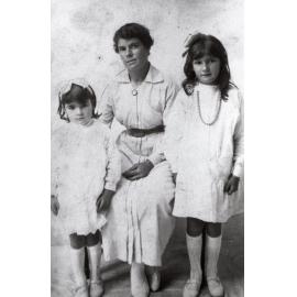 Olive, Adelaide and Sylvia Notting