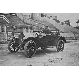 Car in Manly Street
