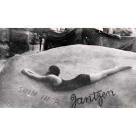 Sand modelling by John Suchomlin, Manly Beach, c 1929
