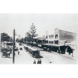 Trams in The Corso