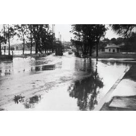 Pittwater Road and Eurobin Avenue in flood