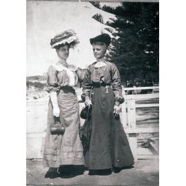 Cary Stephenson and Mrs Edwards on the Promenade, Manly Beach