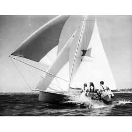 Manly 16ft Skiff "Manta" on Sydney Harbour