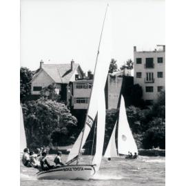 Manly 16ft Skiff "Buckle Toyota" on Sydney Harbour