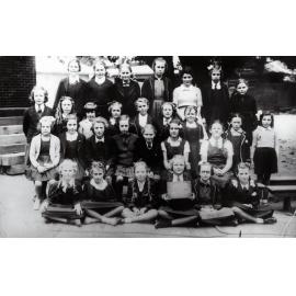 Manly Public School pupils, Class 5B, 1942