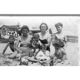 Picnic on Narrabeen Lagoon near Ocean Street Bridge
