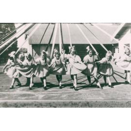 Brookvale Public School maypole dance performed by 3rd and 4th Class