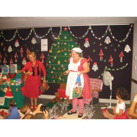 Robyn and Mrs Claus at Christmas storytime