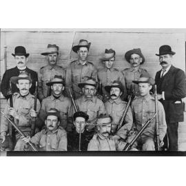 Group portrait of members of the Manly Rifle Club, 1907
