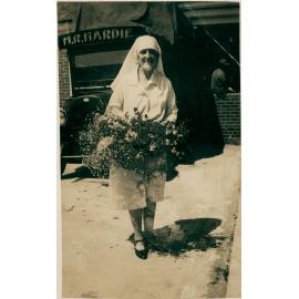 Matron Edith Robinson on moving day to Manly District Hospital, Manly, 1931