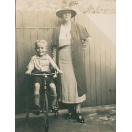 Ken Carter and his mother, Manly.