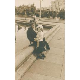 Eve Crago with Terry Carter, Hyde Park, Sydney.