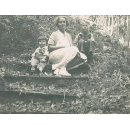 Terry, Violet and Ken Carter, at Lovett Bay.