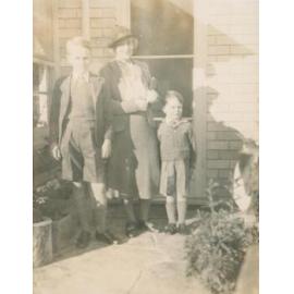 Ken, Violet and Terry Carter, Balgowlah.