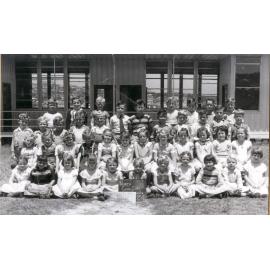 Curl Curl North Infants School, class portrait 1954