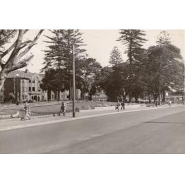 Belgrave Street, Gilbert Park looking to Manly Oval, Manly, Dec 1949