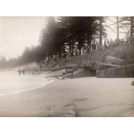 Crowd looking at collapsed sea wall, Manly, 25th June 1950