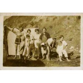 Walter Carpenter and Nancy Wooldridge on right with the Price family at Newport Beach