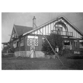 Norm Goldsmith at Honeymoon House in Dee Why