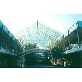 Warringah Mall courtyard prior to 1998 extensions