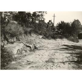 Roadwork continues in Gurney Crescent, Seaforth, November 1955