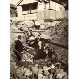 Construction continues in Kangaroo Street, corner Birkley Road, Manly, c1940s