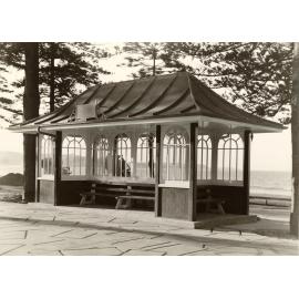 Lily Geach Memorial kiosk, Manly, June 1940