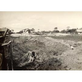 Phillip Avenue construction site and labourers, Seaforth, 24th July 1947