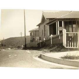 Hillview College, Ashley Parade curbside, Fairlight, 1936