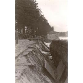 Seawall collapse, North Steyne, Manly, 25th June 1950