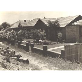 Violet Street at Mrs May's, Balgowlah, 25th November 1937