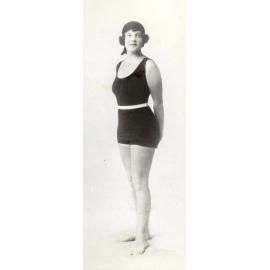 Lilian Owen, Surf Girl competition winner, 1924